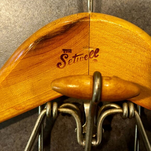 Vintage Setwell 18" Heavy Wooden Suit Hanger With Trouser Clamp Hanger - Picture 3 of 6